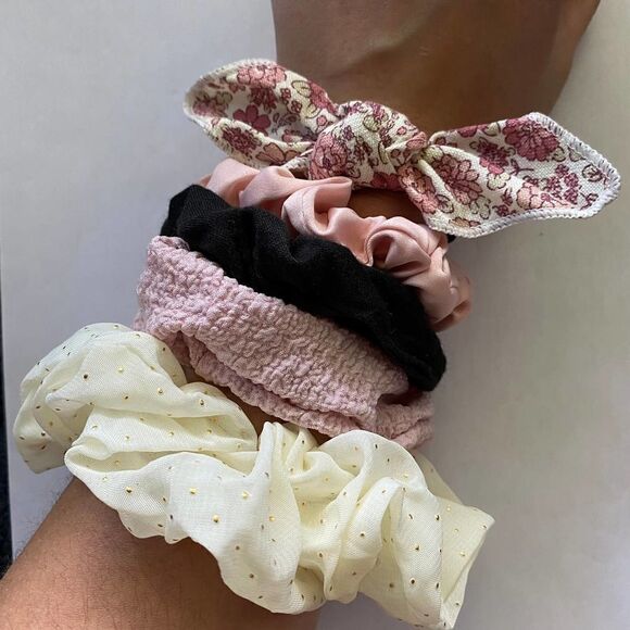 Set of 5 Scrunchies - White Dot Pink Floral - Picture 1 of 2